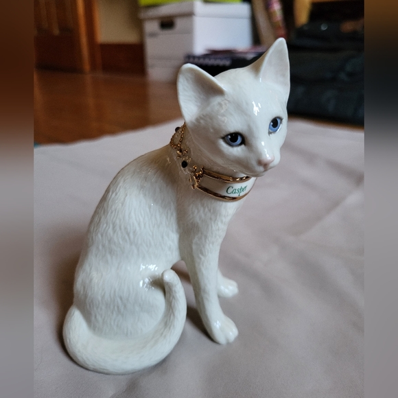 Lenox Cat Sculpture Figurine Fine Ivory China - "My Little Darling - Casper" - Picture 1 of 4